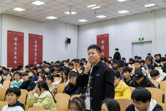 【辅导员说完满】抬头观星 低头观心——智能工程学院2023级辅导员说完满活动