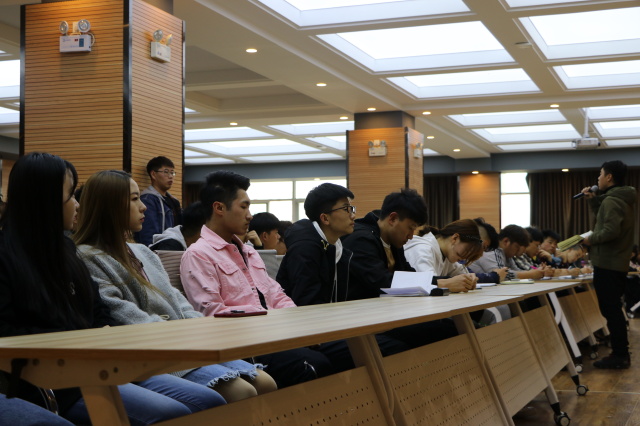 风雨同舟共患难 踏梦前行寻方向——艺术传媒学院“艺路领先”之学生干部培训第八期第五讲