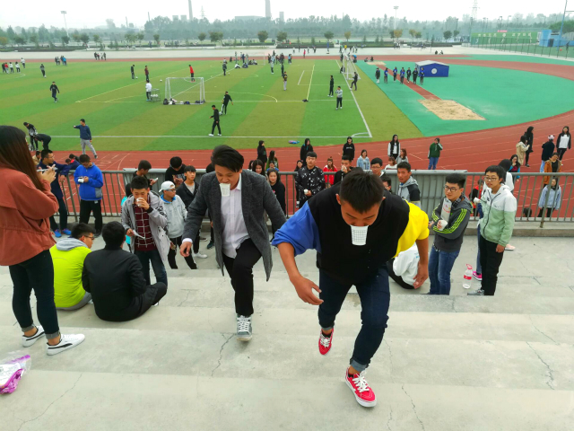 【完满班级】鸣奏青春旋律 抒写运动乐意——信工系物联网工程1701班举办秋季趣味体育竞技比赛