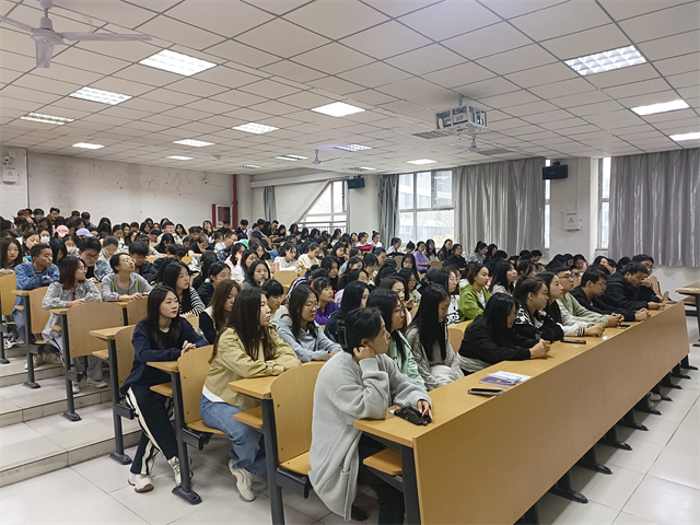 【辅导员说完满】基于换位思考的表达力提升——淬炼·国际商学院2021级辅导员说完满活动