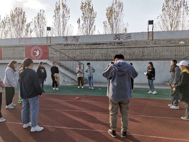 【完满班级】毽球飞舞 激情飞扬——远景1904班10月完满班级活动