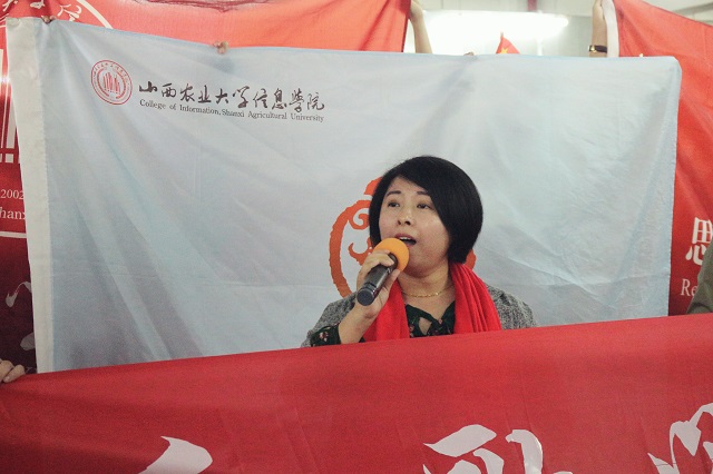 “红歌”与“艺术”碰撞 快闪唱响“红色”经典——食品与环境学院联合五四运动“快闪歌唱五四”活动