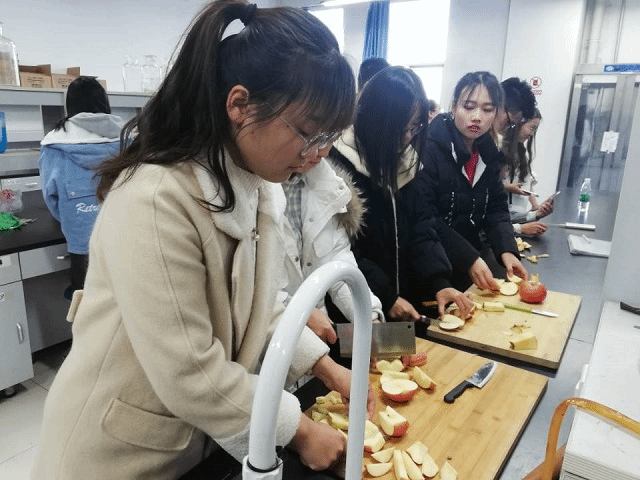 【社团快讯】酒玖果香 难忘无边——苹果酒酿造第二期