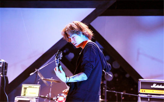 【音乐节·无边】这个秋天为梦出发 这个花季为他喝彩——“2017 无边”第五届校园摇滚音乐节