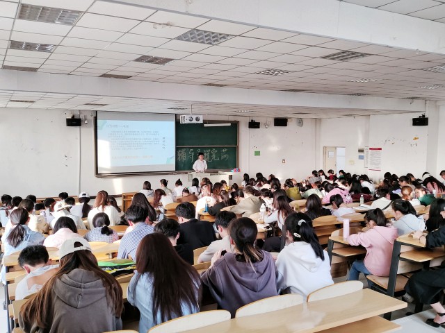 【辅导员说完满】行为与思维的碰撞——淬炼·国际商学院2022级辅导员说完满活动