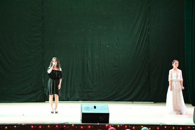 一场盛世之约 传递经典——第86期乌马河周末文化广场之“向经典致敬”主题晚会