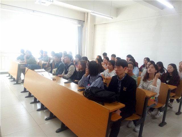 【完满班级】跃动青春  眺望远方——淬炼商学院六月完满班级主题活动（三）