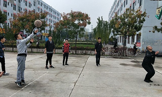 【完满班级】运动 彰显青春正能量——淬炼商学院“体”味青春主题活动（二十）