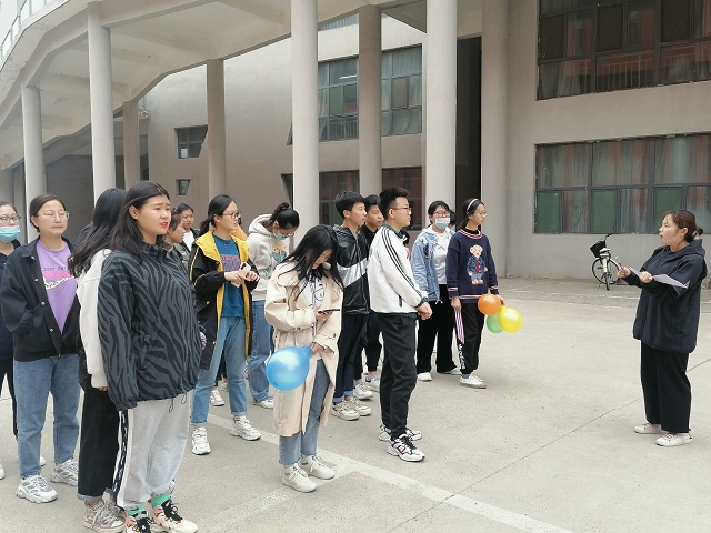 【完满班级】趣味互动 拓展思维——食品与环境学院食安2002班完满班级活动