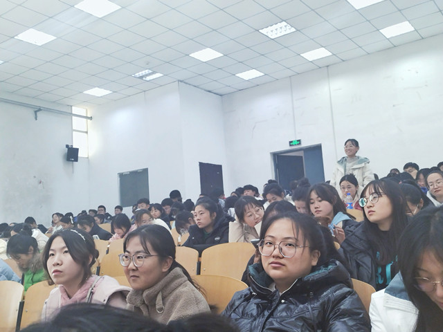 【辅导员说完满】星河万丈 普照完满征途——淬炼•国际商学院2021级辅导员说完满