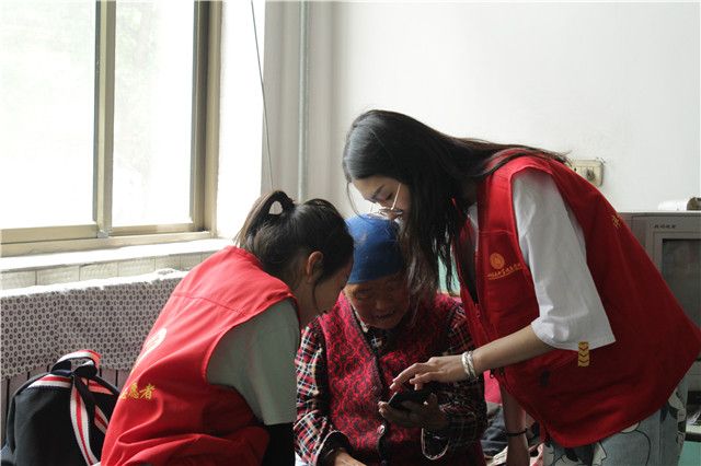 【志愿快讯·行动】迎着阳光 倔强生长