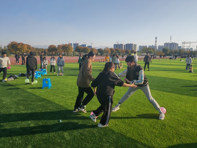 【完满班级】一路向前冲 敢拼才会赢——淬炼·国际商学院财务2205班完满班级活动