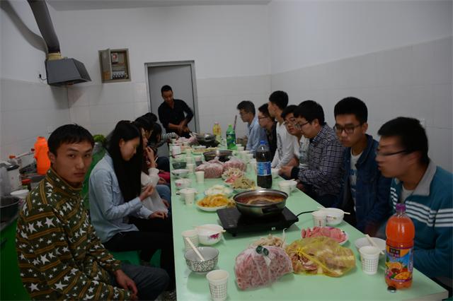 鉴校园美食 赏精英文化 ——记太古精英学院美食社“美食鉴赏”