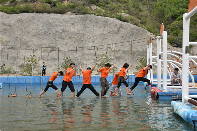 踏浪索道 走出来的传承与咆哮――工管系第二届“Running 工管人”“狂欢”乌金山