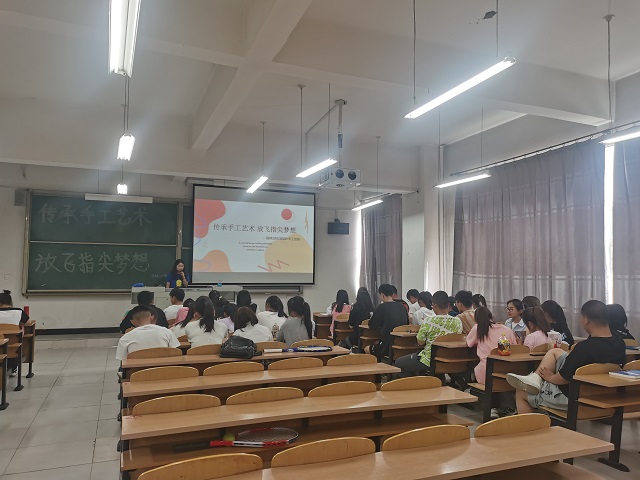 【完满班级】传承手工艺术 放飞指尖梦想——食品与环境学院园林2002班完满班级活动