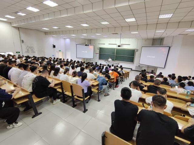 【辅导员说完满】情系学生成长 携手砥砺前行——智能工程学院21级辅导员说完满