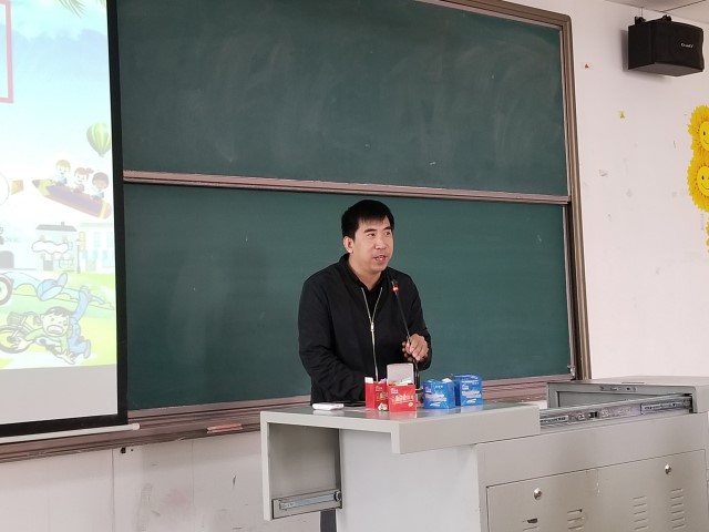 【辅导员说完满】珍爱生命 安全无小事——艺术传媒学院2017级环设专业辅导员说完满