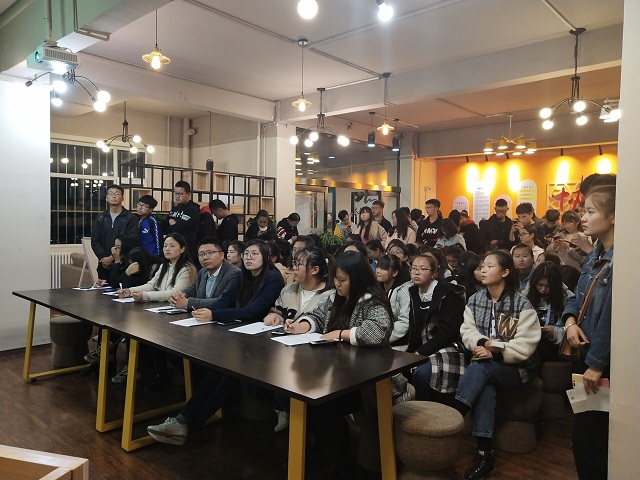 【社团快讯】争做环保使者 共创绿色文明——绿时代公益协会举办“环保手绘签名”活动