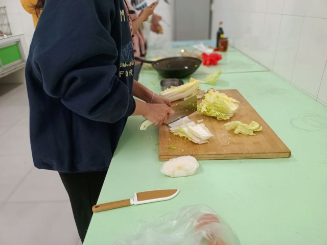 解读美味秘诀 分享妈妈味道——远景学院举办“她的味道”烹饪大赛右岸书院选拔赛