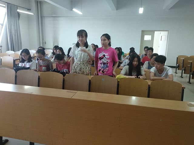 【完满班级】献绵薄之力 涌温暖之泉——淬炼商学院九月完满班级主题活动（十四）