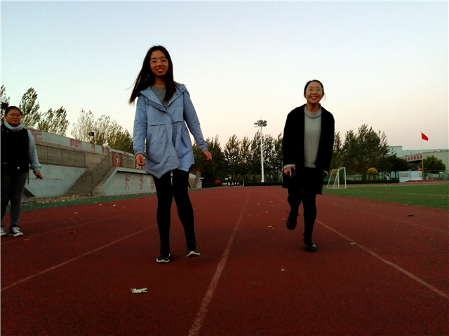 【完满班级】燃烧卡路里 汗水洒青春——淬炼商学院十月完满班级主题活动（七十一）