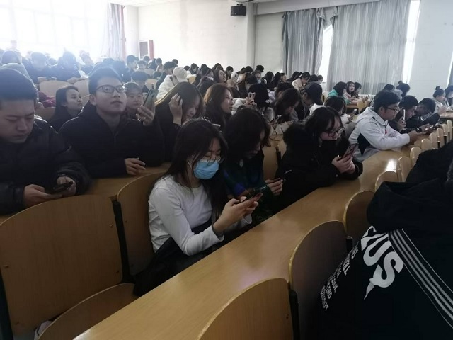 诈骗手法日益新 你我务必要小心 ——经济与管理学院开展主题年级会