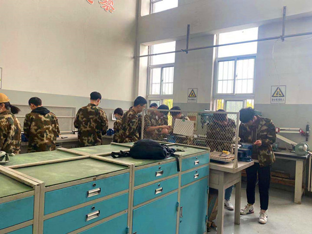 【完满班级】吃我一“锤”——智能工程学院通信1801班完满班级活动