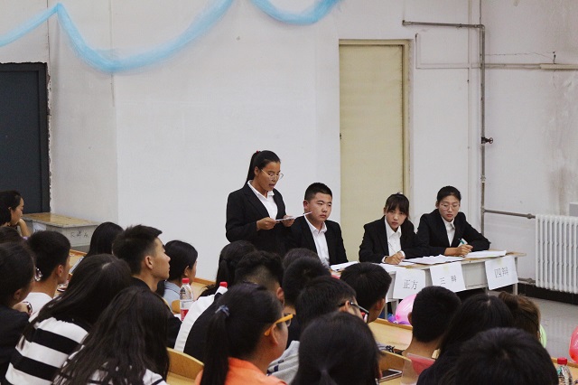 唇齿间的“战役” 舌尖上的“争锋”——环科系举办第五届“英才之辩,非马之意”辩论赛决赛