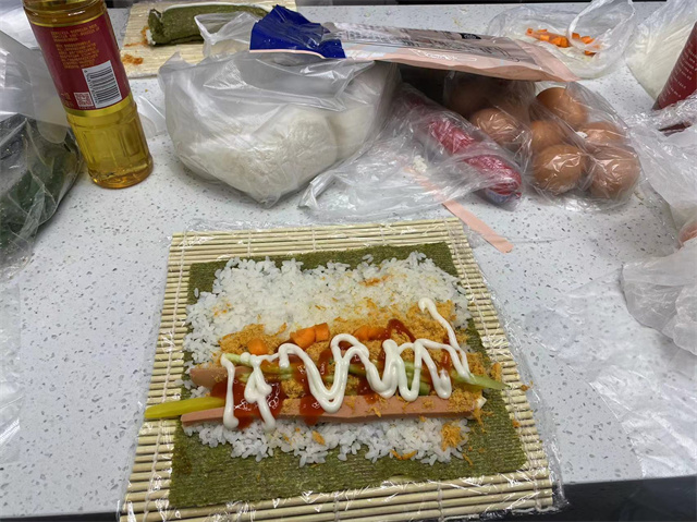【完满团支部】卷起美好 品味寿司——智能工程学院机电2203班完满团支部活动