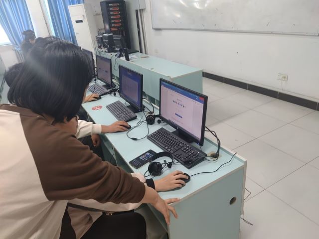 备战二级 你我同行——网络与信息技术协会大型活动:计算机二级模拟考