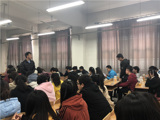 【辅导员说完满】学习女排精神 励志拼搏成才——食品与环境学院2016级辅导员说完满