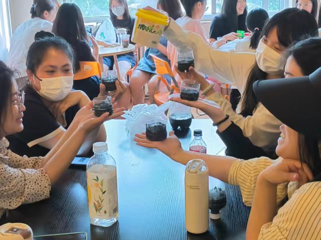 踔厉奋发新征程 劳动铸就中国梦——商务英语学院五月下旬完满团支部活动集锦