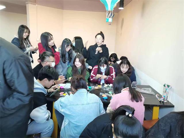【完满团支部】创意动手 “粘”连你我——淬炼·国际商学院会计2104班完满团支部活动