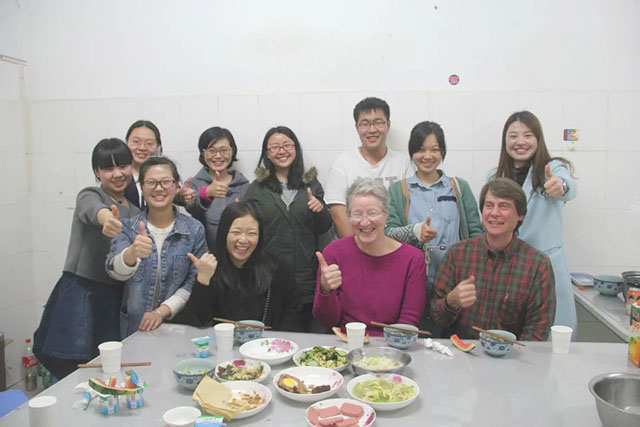 远景美食行  温暖驻人心——远景学院开展第三届美食节活动