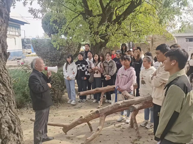 【完满团支部】金秋十月 绿美实践——食品与环境学院园林2101班 园林2102班完满团支部活动