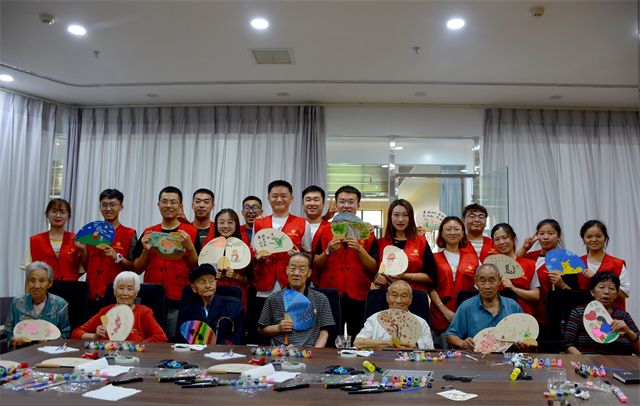 【三下乡】潺潺志愿暖人心 涓涓孝情润留义——淬炼商学院青年益行国情观察实践团