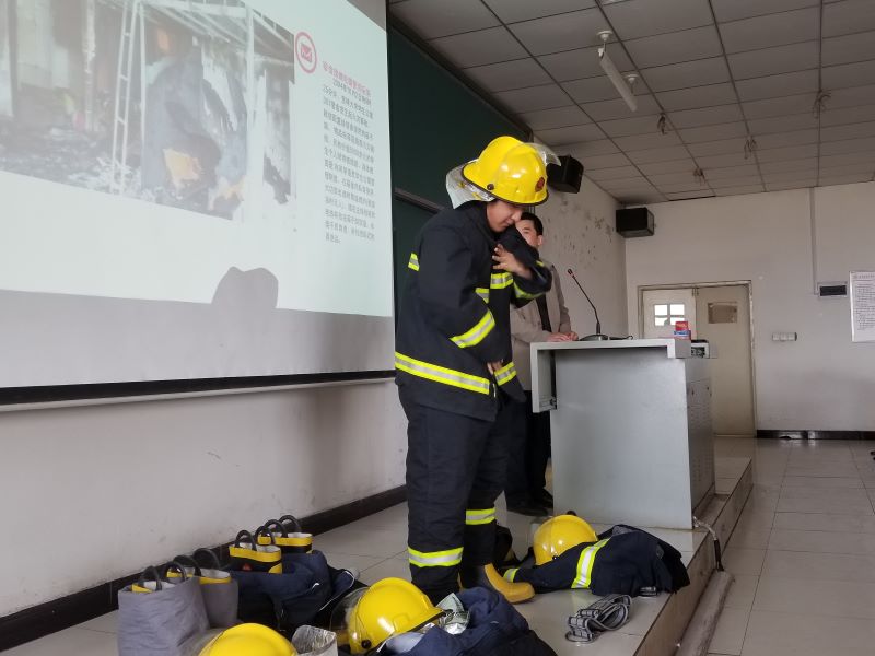 【辅导员说完满】防灾 未雨绸缪 减灾 莫失良机——艺术传媒学院2017级大学生防灾减灾安全教育讲座