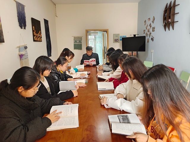 【大咖阅读】读名人经历 品多彩人生——2022级食安专业大咖阅读分享交流会