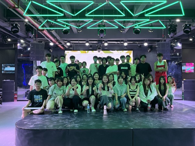 【辅导员说完满】为心灵解压 为成长赋能——艺术传媒学院2022级辅导员说完满活动