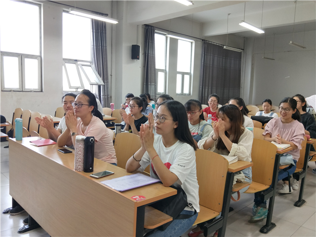 【完满班级】跃动青春  眺望远方——淬炼商学院六月完满班级主题活动（三）