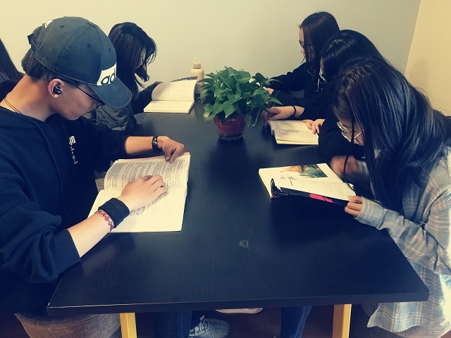 【完满班级】然荻读书 取精用弘——食品与环境学院动医1701班完满班级活动