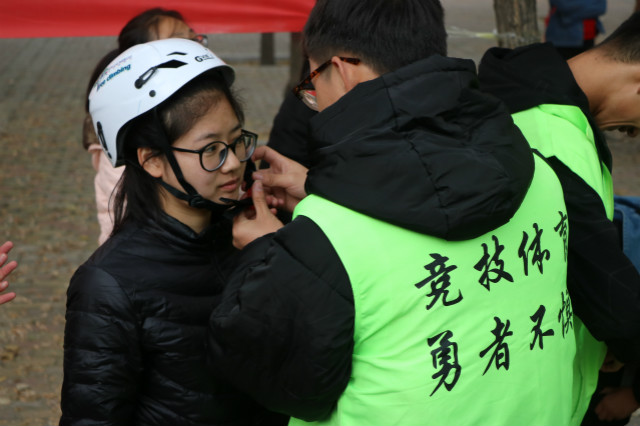 山西高校首次攀树大赛，盛况空前信院创造