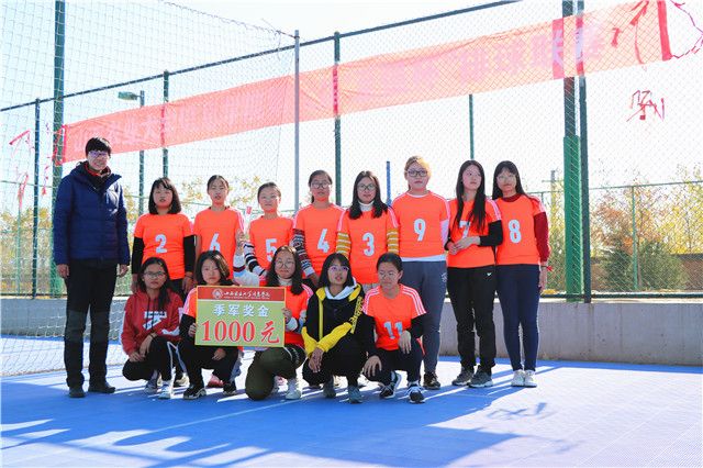 第六届“至强杯”排球联赛顺利举办