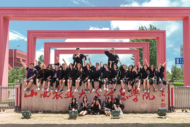 【完满班级】静看光阴荏苒——艺术传媒学院2014级视觉专业“借我四年”最美毕业季完满班级活动