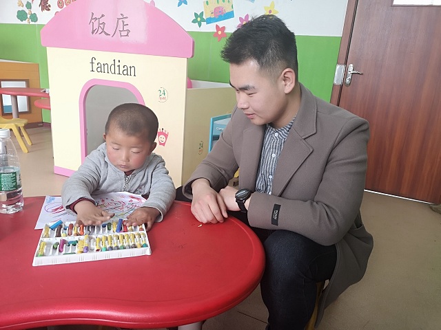 我校青年志愿者走进平遥特殊教育中心 关爱折翼天使——艺术传媒学院第43期“平遥特教中心”童成长帮扶行动