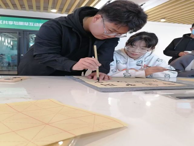 学长计划第1068期:品鉴书法魅力 传承文化经典——食品与环境学院“学长计划·百花讲堂”第139期