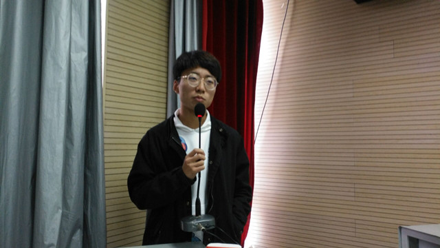 【完满班级】齐聚脱口秀 尽享自我魅力——艺术传媒学院2018级视觉1804班“铁齿铜牙 唇枪舌战”解说比赛