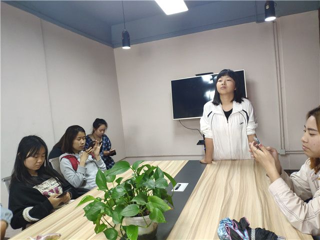 【完满班级】传递爱心 人间温馨