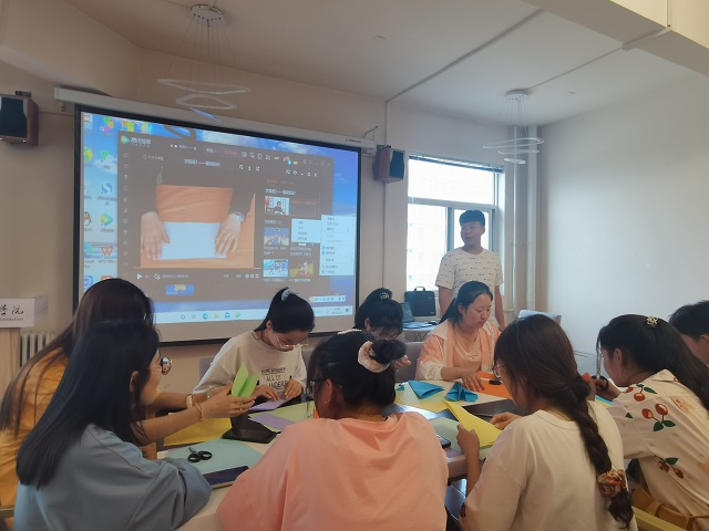 【完满班级】传承剪纸文化 秀出我的花样——淬炼商学院会计2001班完满班级活动