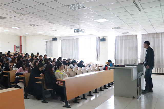 【辅导员说完满】把握时代脉搏 焕发大学生新活力——经济与管理学院2016级辅导员说完满